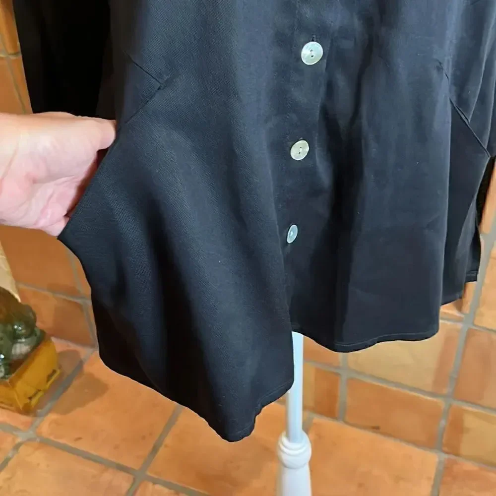 Soft Surroundings black mandarin collar, button up swing blouse, M!